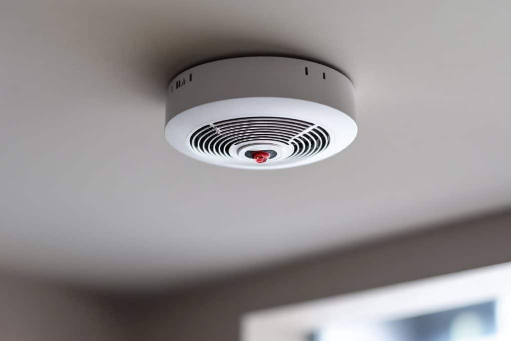 Smart Smoke Detectors with Phone Alerts: Why 89% of US Homes Need This Upgrade in 2026